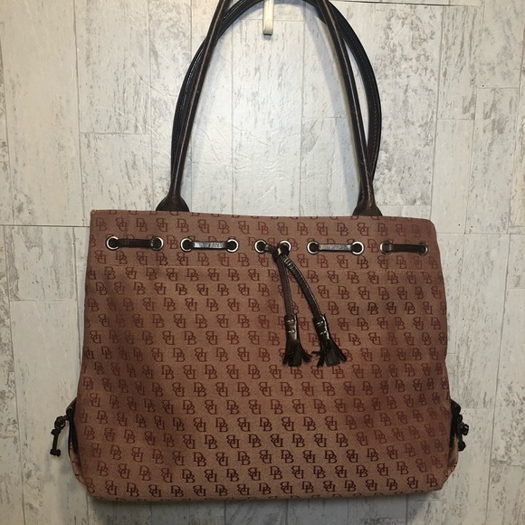 Dooney & Bourke Handbags - Vintage Dooney & Bourke medium size Tote textile